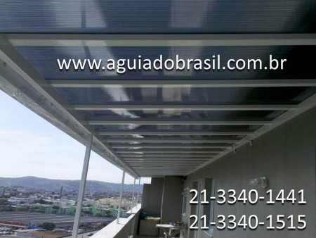 POLICARBONATO ALV 06,00mm FUMÊ / METALON COM PINTURA ELETROSTÁTICA BRANCA, CALHA DE FINO ACABAMENTO, ARENA PARK 12° ANDAR BL05